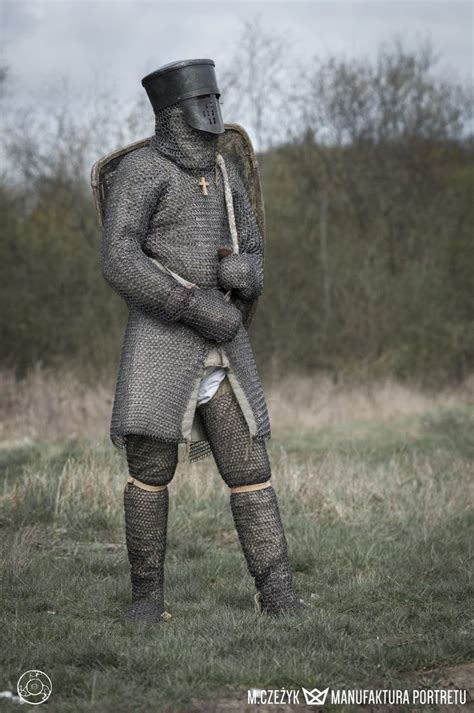 how heavy is chainmail armor.